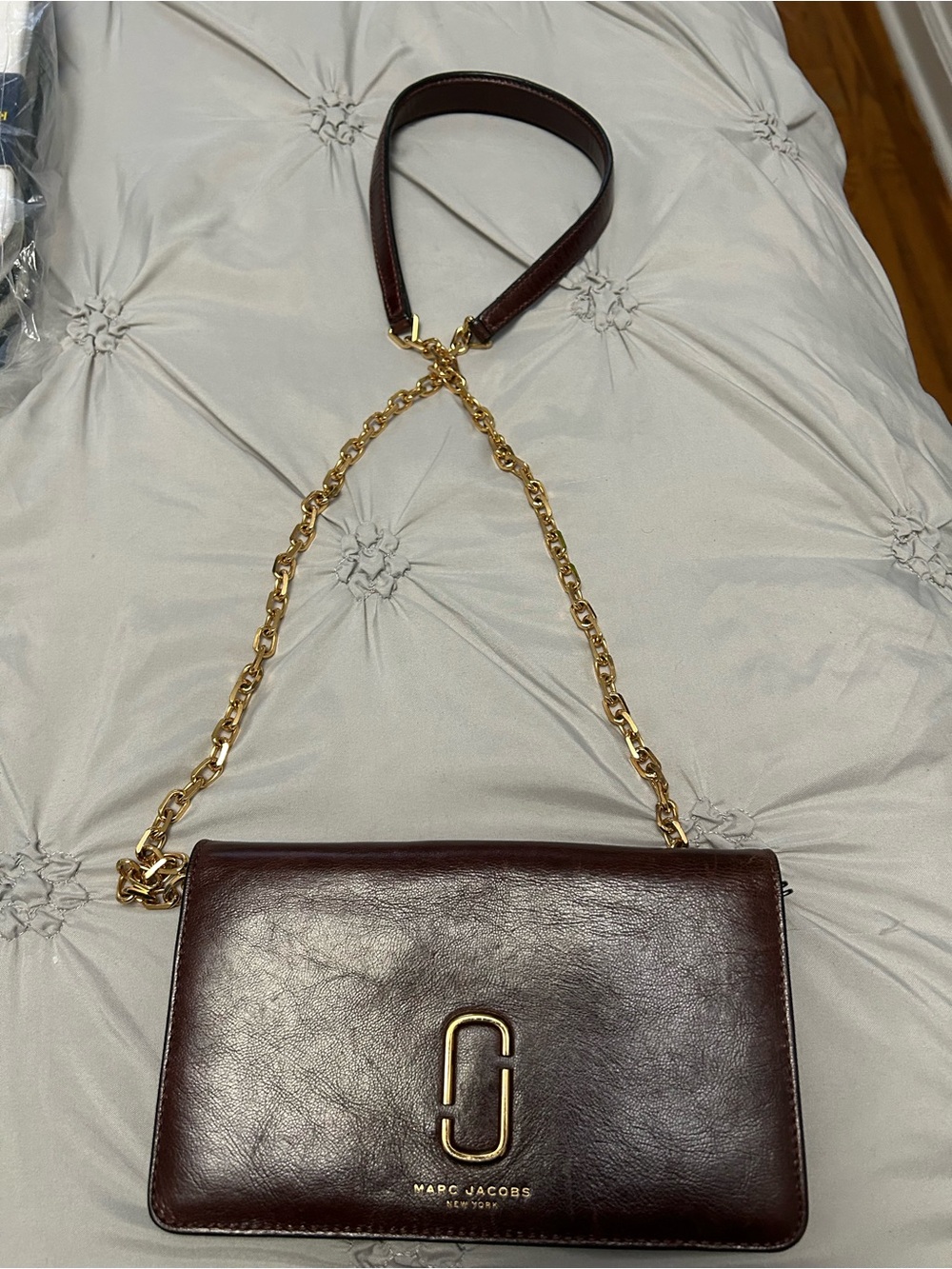Marc Jacobs Burgundy Leather Chain Crossbody with Gold Hardware - Picture 7 of 11